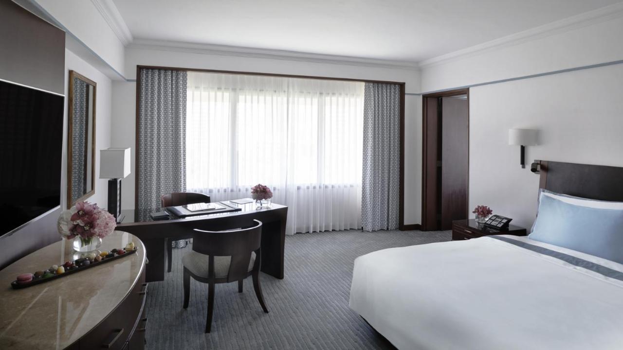 เดอะเพนินซูลา มนิลา Hotel Makati City ภายนอก รูปภาพ A room at the hotel