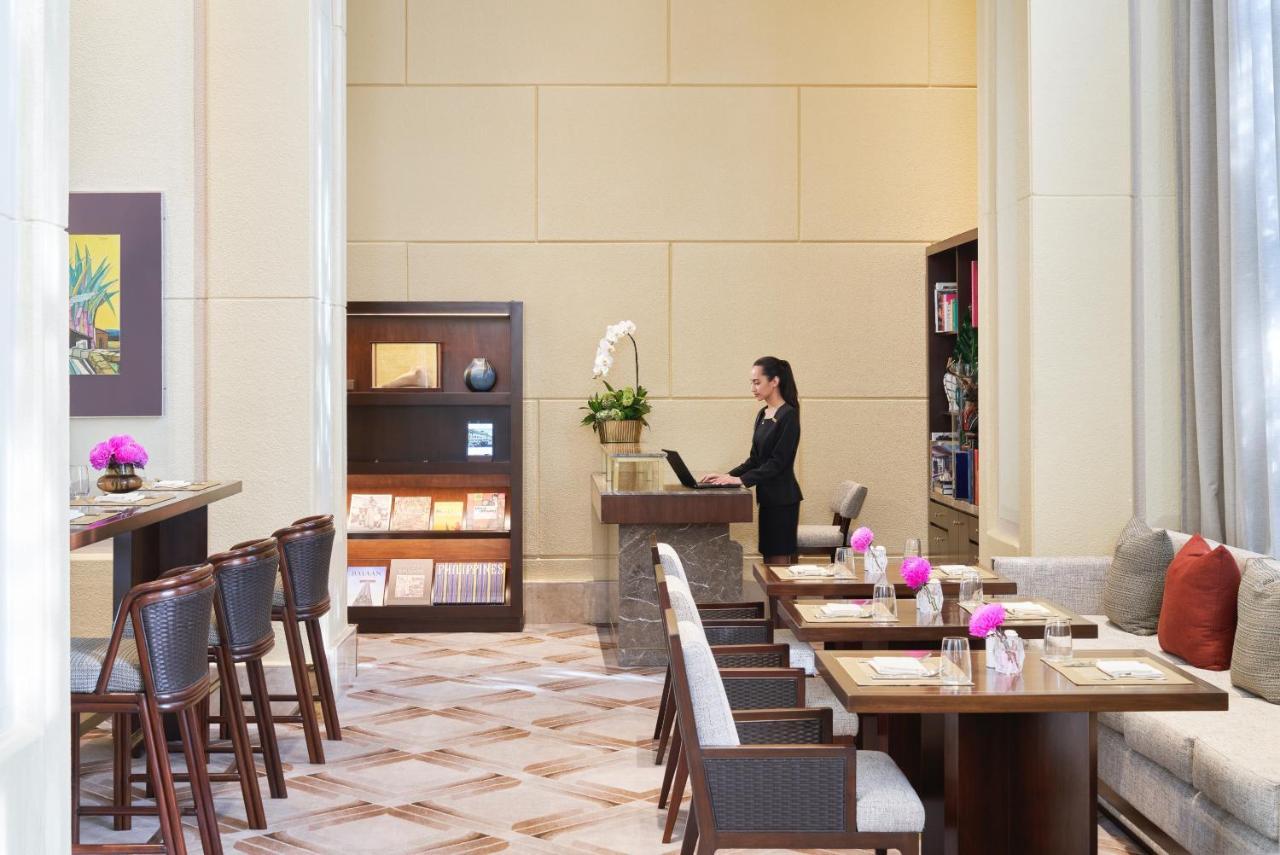 เดอะเพนินซูลา มนิลา Hotel Makati City ภายนอก รูปภาพ The Library