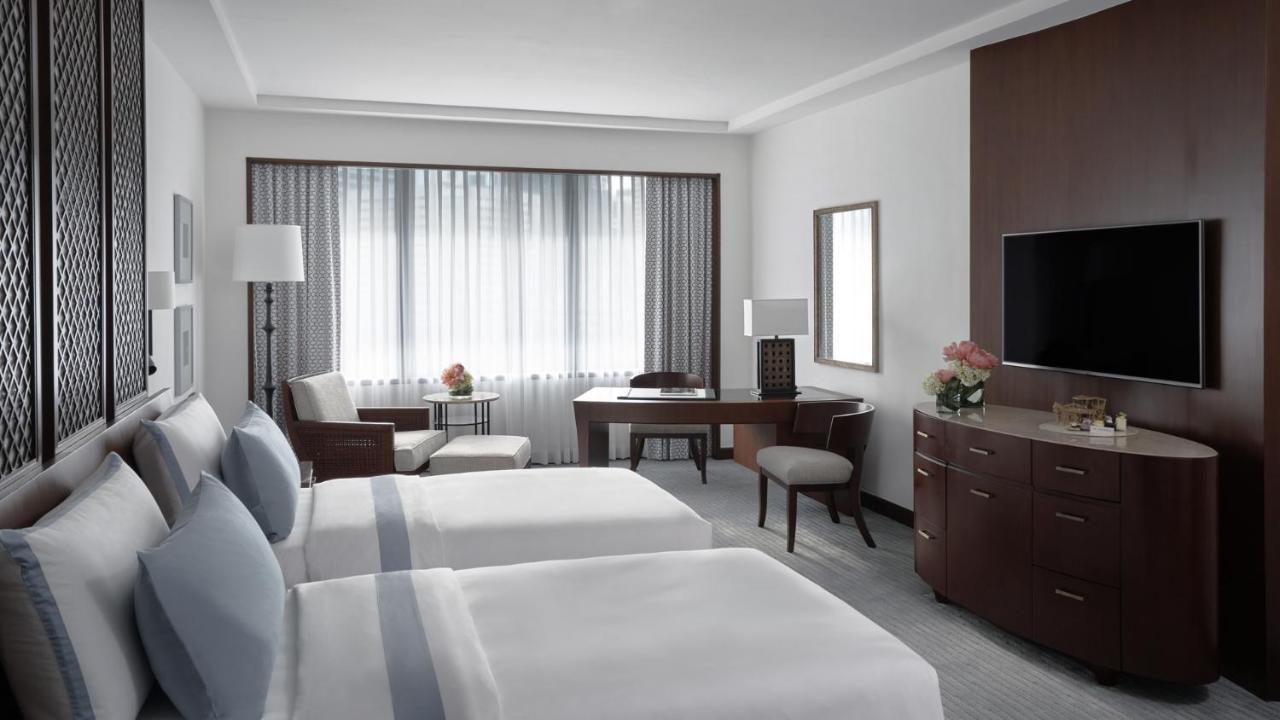 เดอะเพนินซูลา มนิลา Hotel Makati City ภายนอก รูปภาพ A guest room at the Four Seasons Hotel