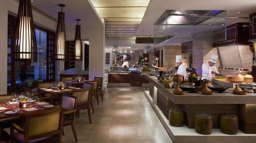 เดอะเพนินซูลา มนิลา Hotel Makati City ภายนอก รูปภาพ The restaurant