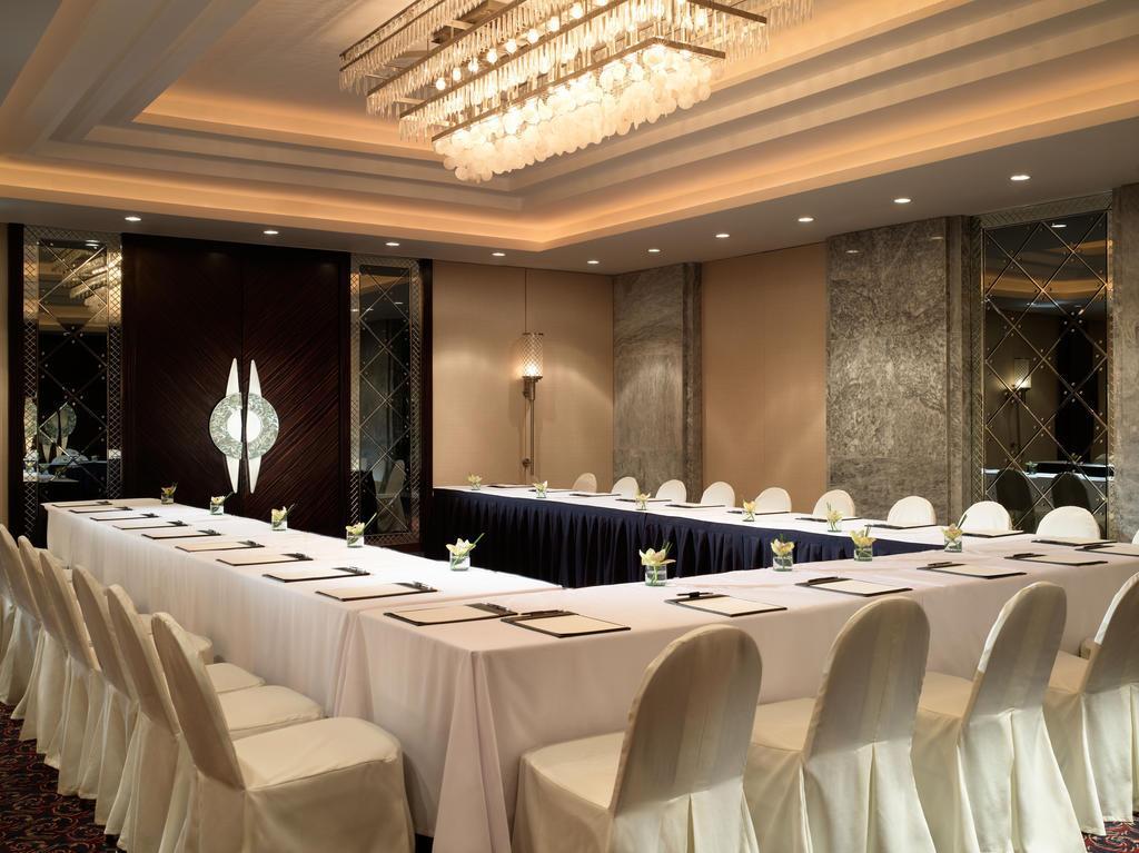 เดอะเพนินซูลา มนิลา Hotel Makati City สิ่งอำนวยความสะดวก รูปภาพ A meeting room at the Four Seasons Hotel, Mumbai