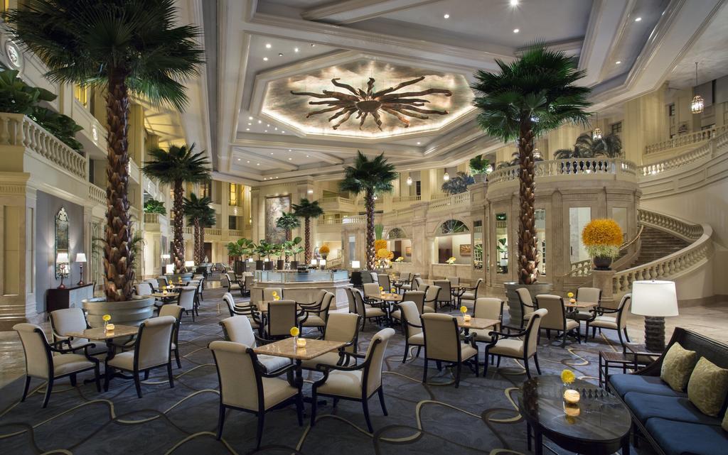 เดอะเพนินซูลา มนิลา Hotel Makati City ภายนอก รูปภาพ The lobby